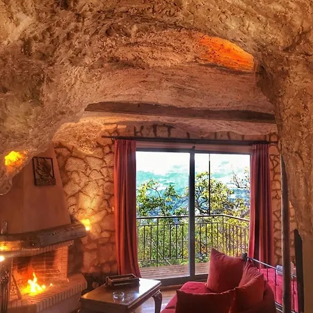 Guest house Anemoessa 4*